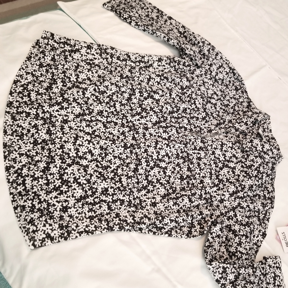 Coral Bay zip front stretch shirt with 3/4 sleeve, size Large, NWT